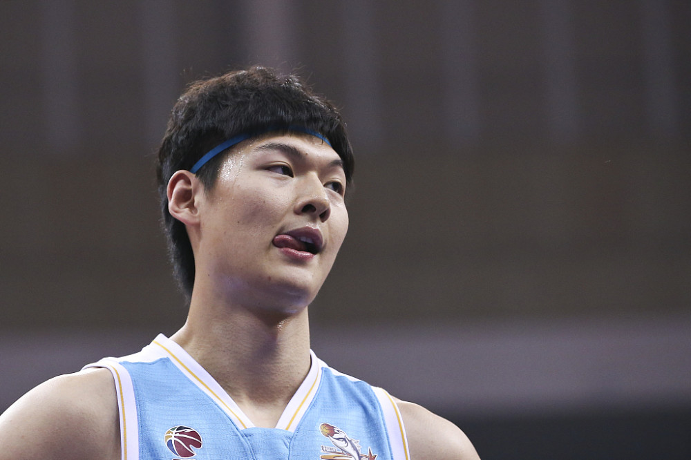 28圈app关于集结日体能课后；莱比锡主帅复盘备战CBA季后赛；更衣室稳定；高层口径保持一致的信息