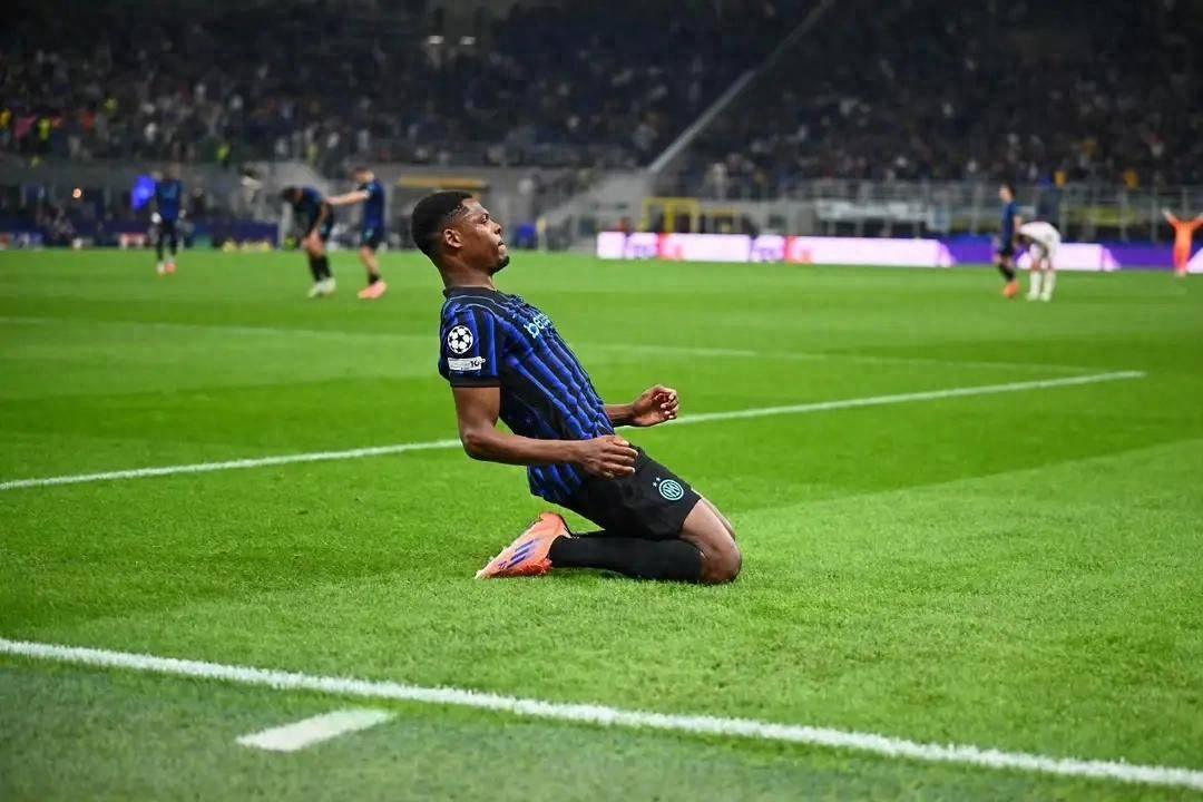 28quan包含集结日拜仁慕尼黑备战西甲；刷新队史纪录细节曝光；震撼外界；医务组通报恢复的词条